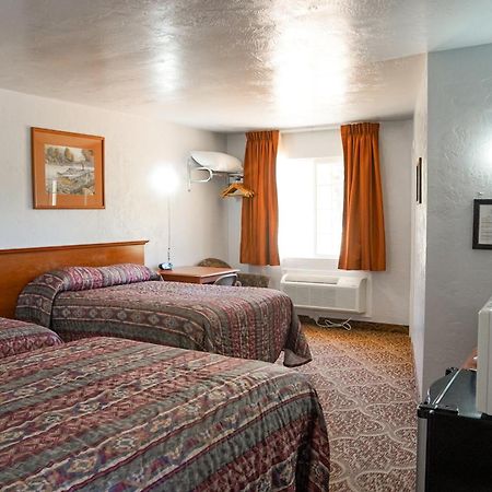 Swiss Holiday Lodge Маунт Шаста Екстериор снимка