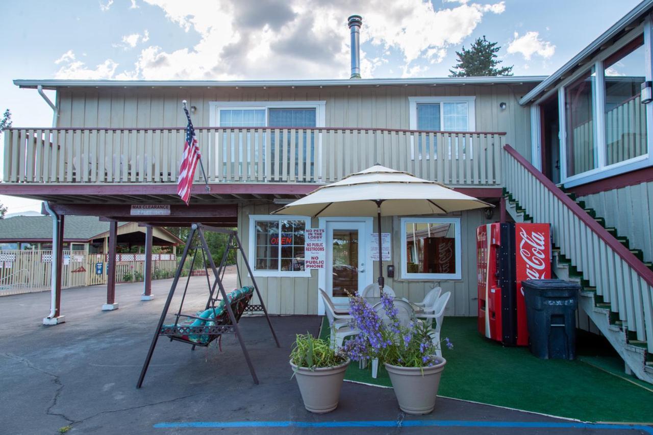 Swiss Holiday Lodge Маунт Шаста Екстериор снимка
