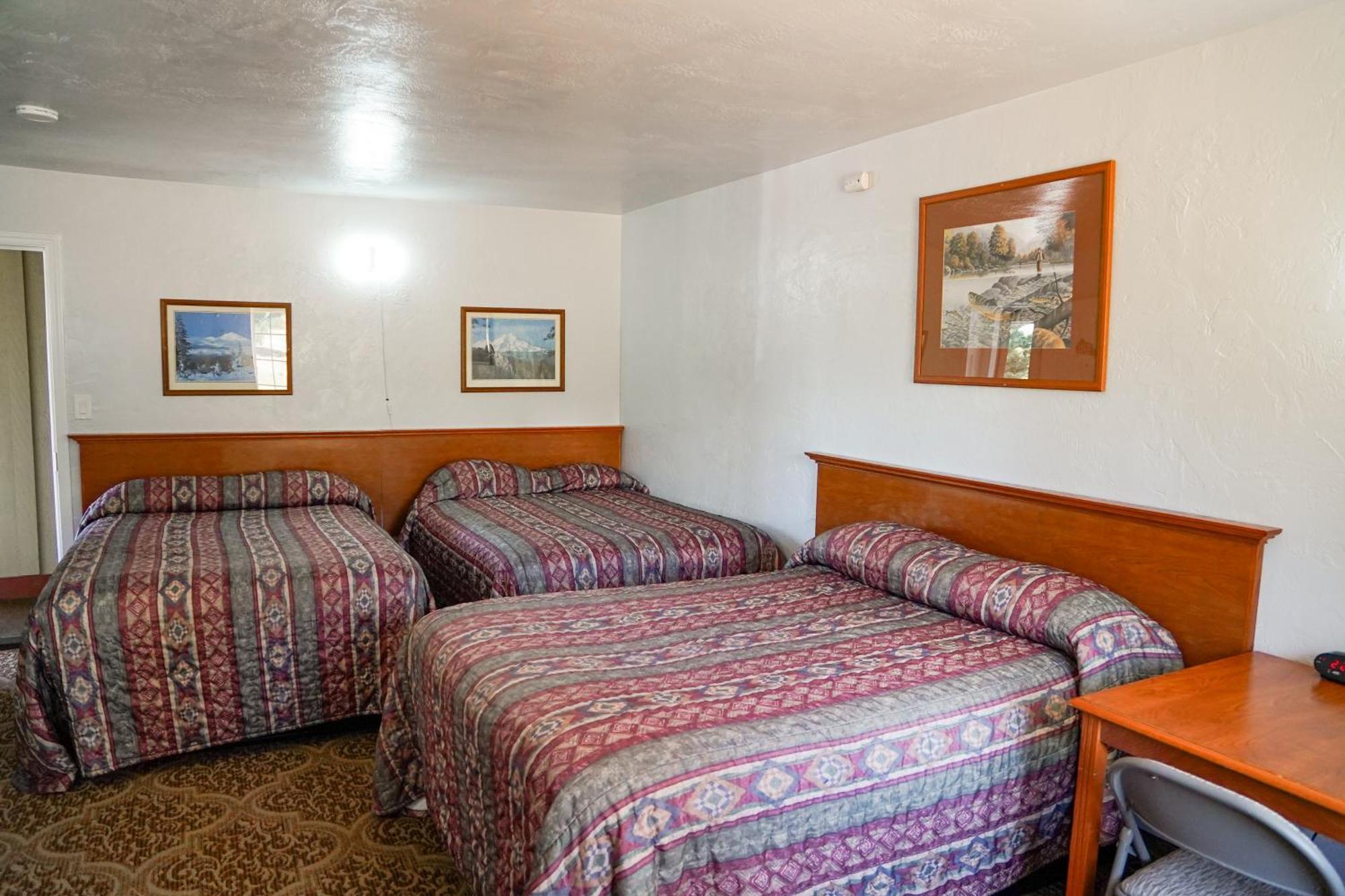 Swiss Holiday Lodge Маунт Шаста Екстериор снимка