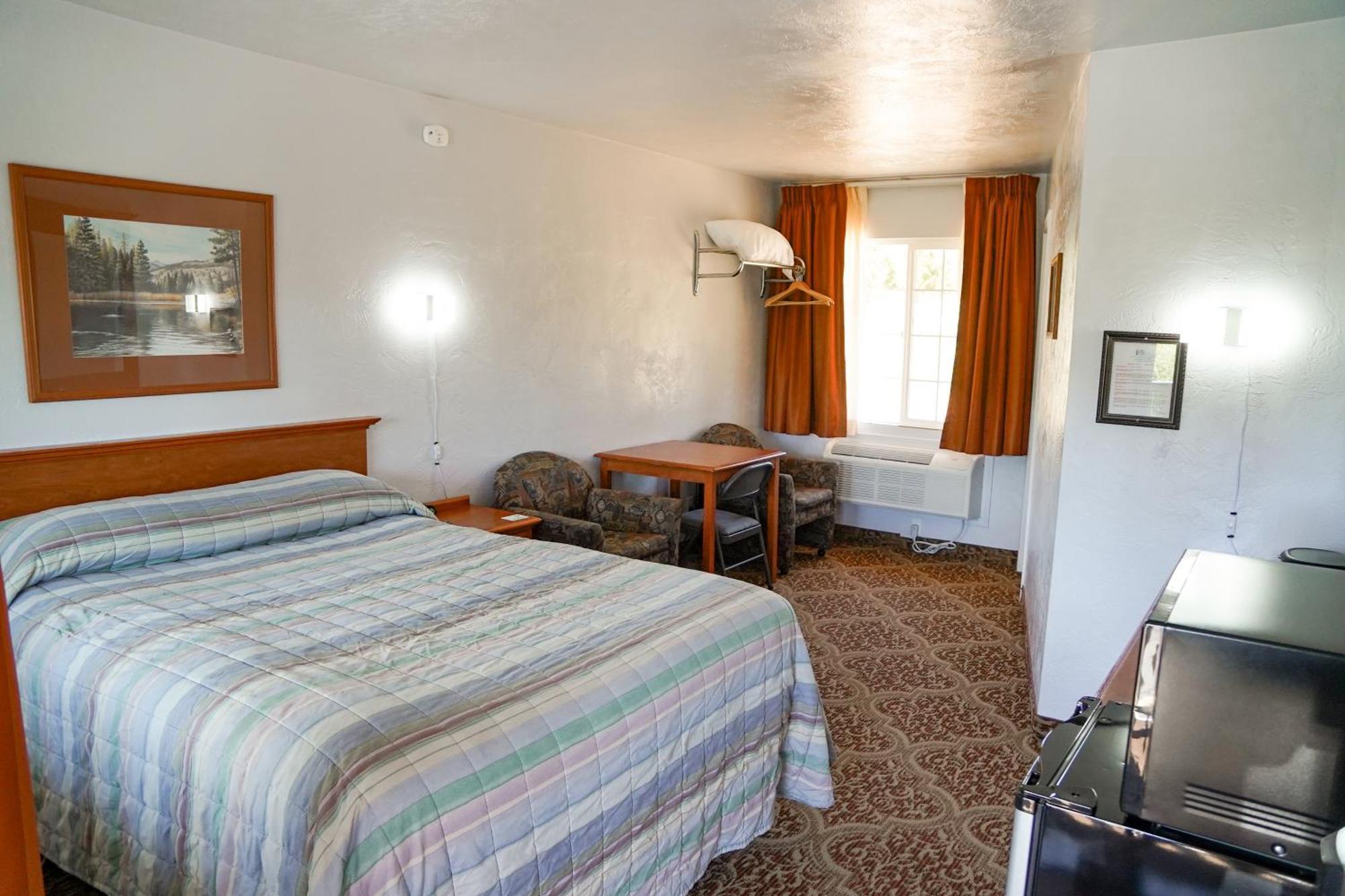 Swiss Holiday Lodge Маунт Шаста Екстериор снимка
